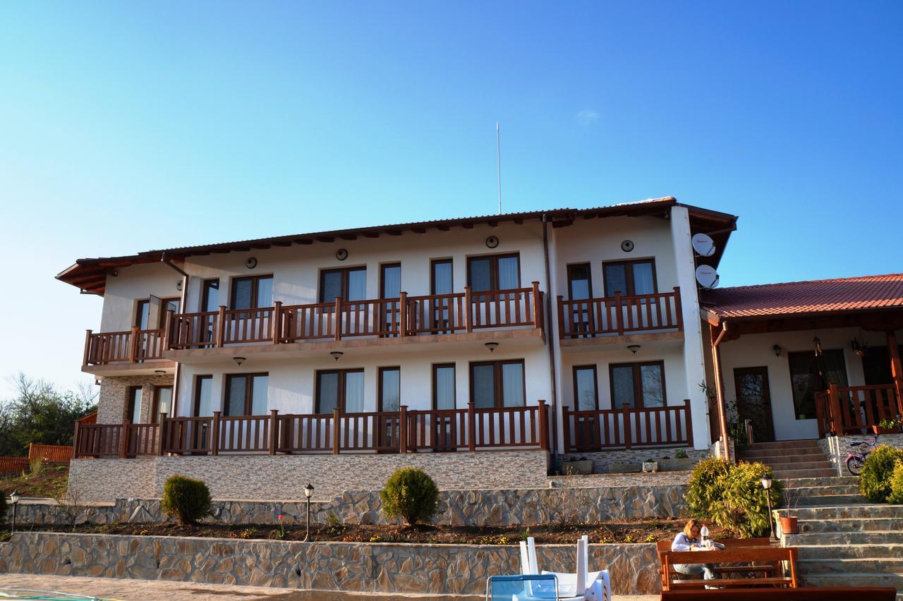 Donkovtsi Family Complex Krisbo酒店 外观 照片